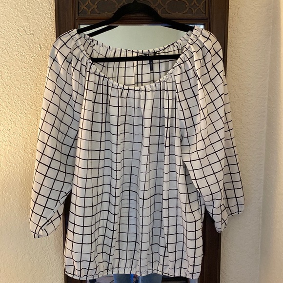 Versatile Top - Picture 1 of 4